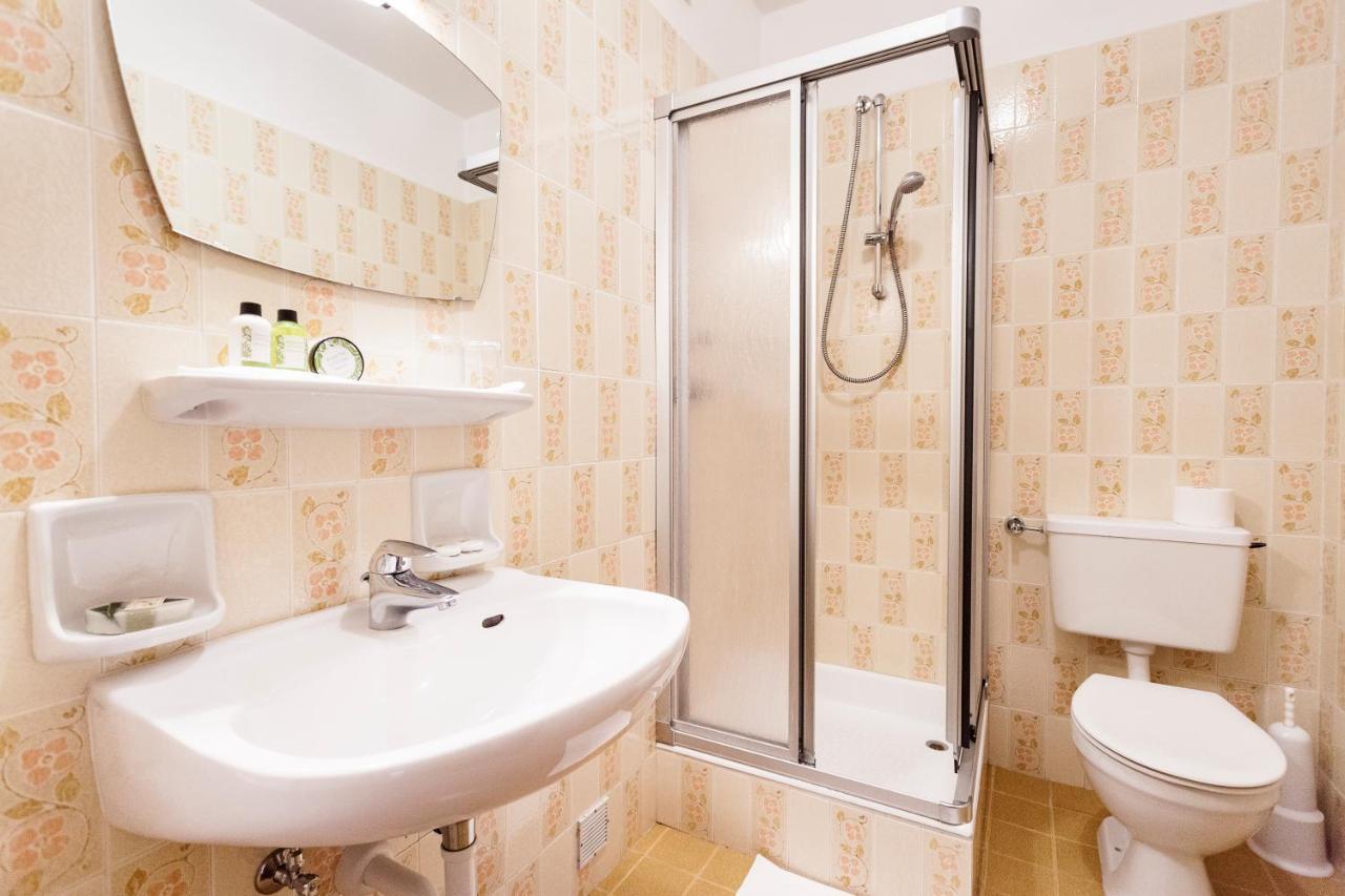 Pension Rebgut Bed and Breakfast Lana Esterno foto